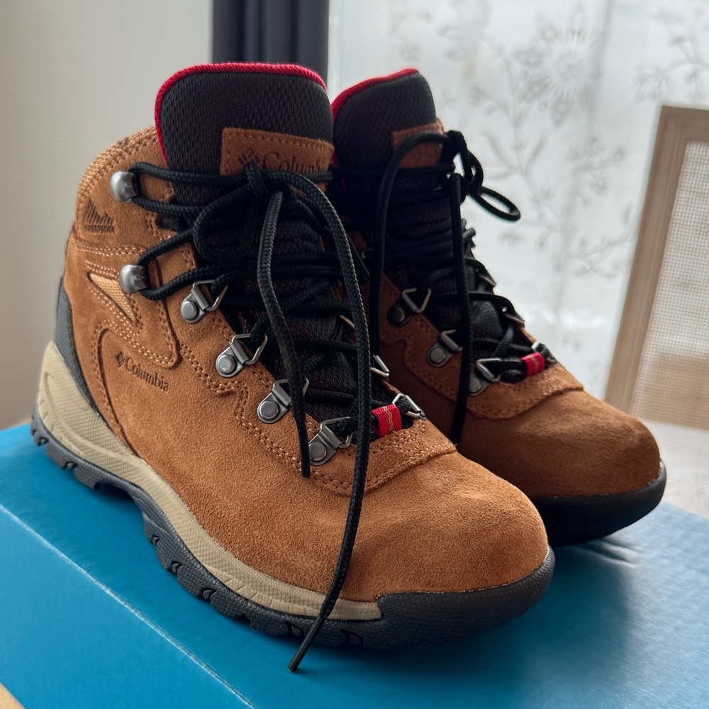 Columbia Women's Waterproof Boots - Picture 6 of 16
